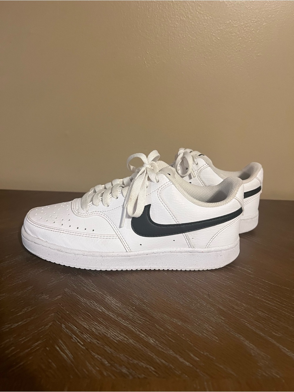 Nike Court Vision Low White and Black Woman’s Sneakers 6.5 - Picture 5 of 8